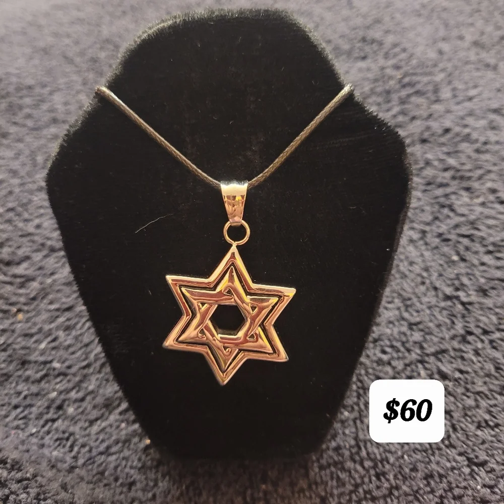 6 Point Star Pendant W/Chain - Picture 1 of 1